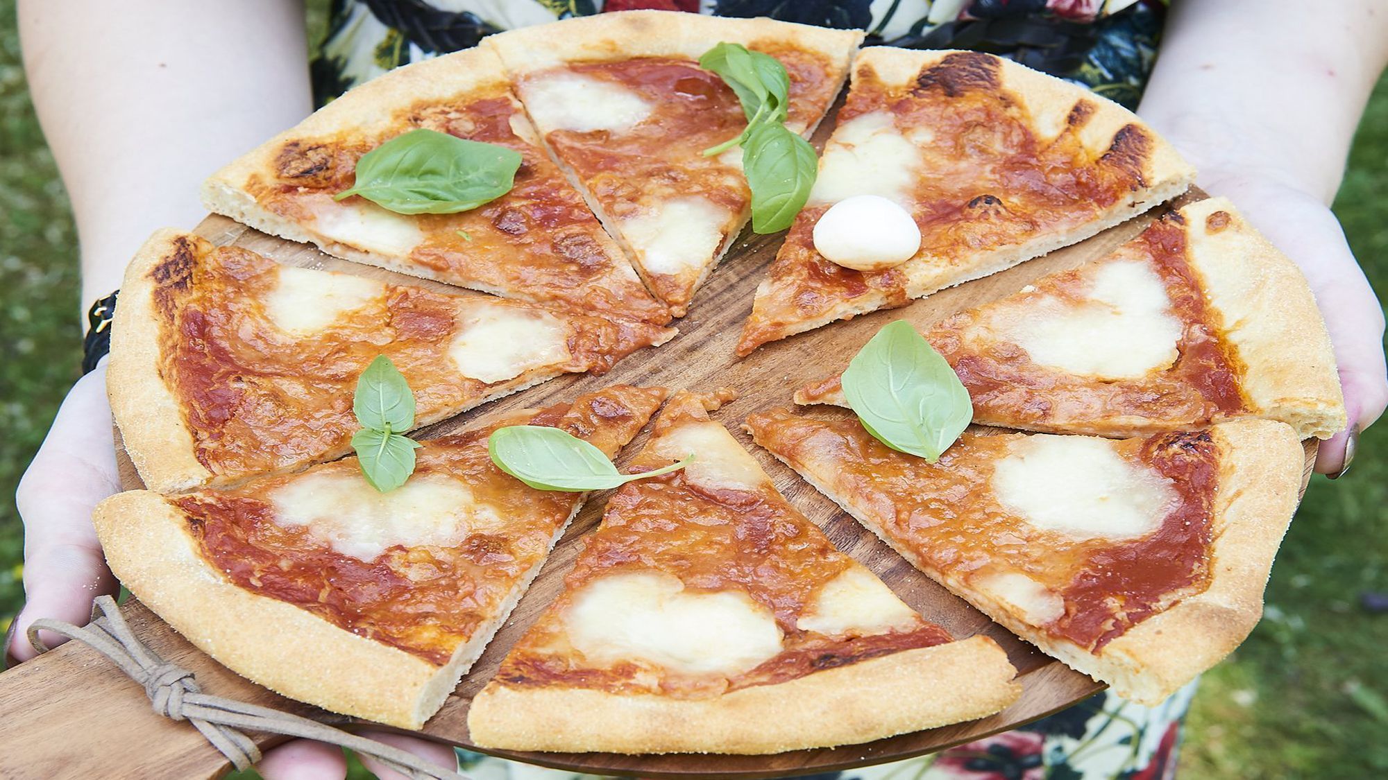 Pizza Margherita Rezept Das Gro E Backen Sat