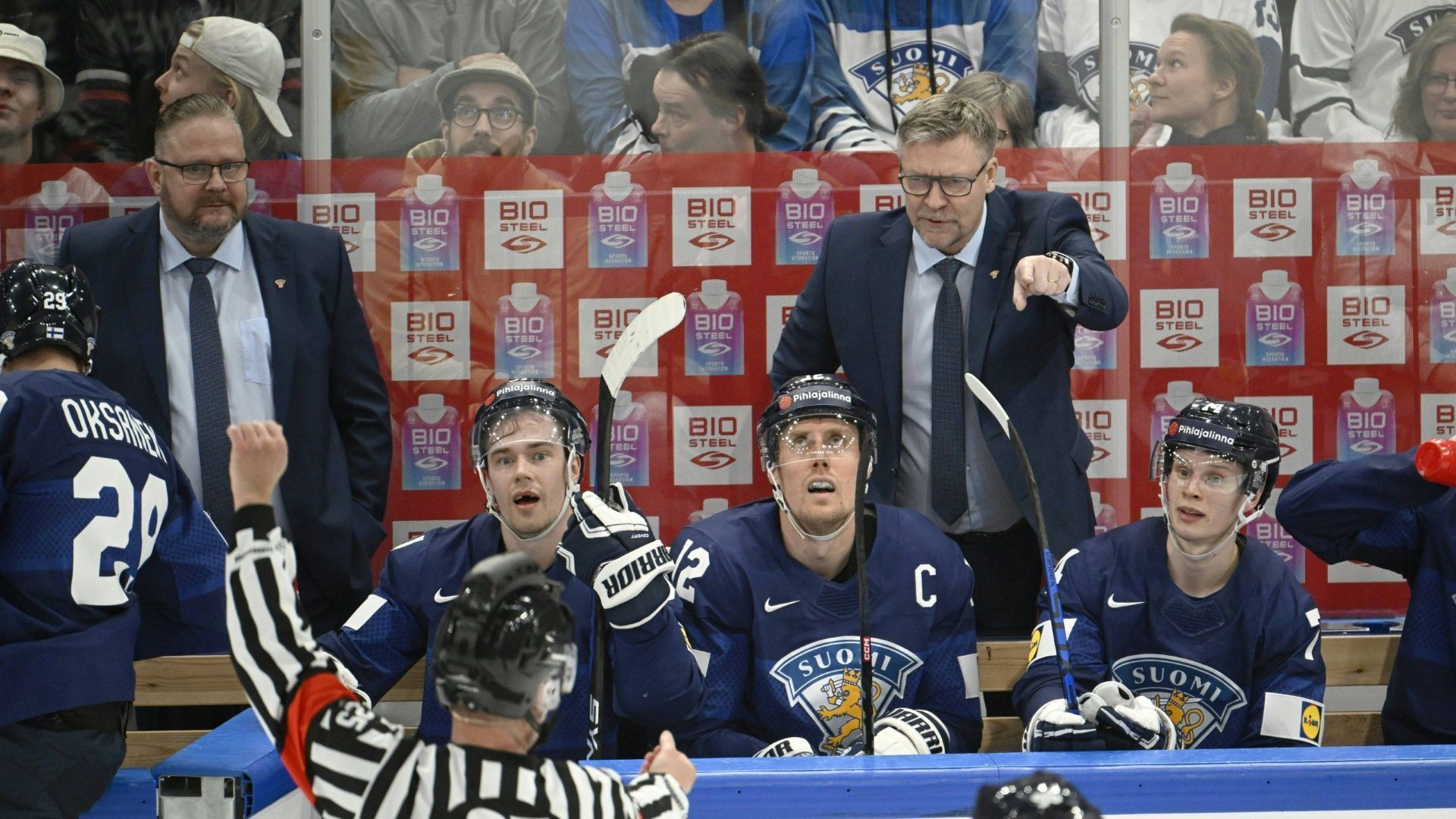 Eishockey WM Fehlstart für Titelverteidiger Finnland