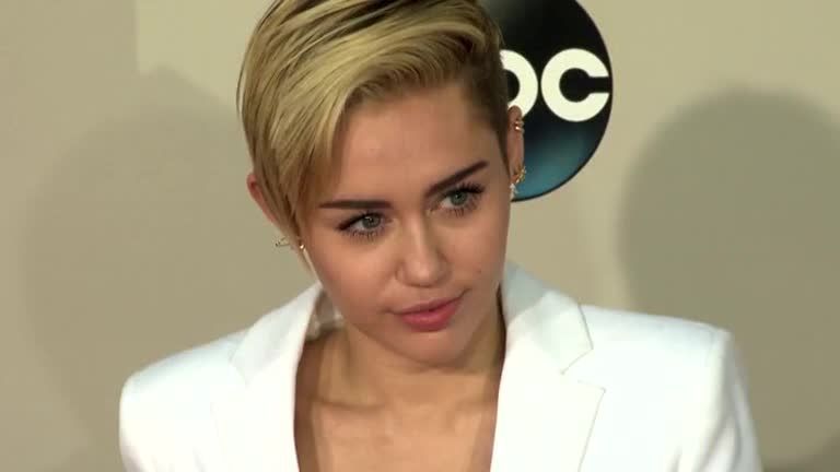 Miley Cyrus Sie Steht Zu Ihrem Sexuellen Ruf Prosieben 1709