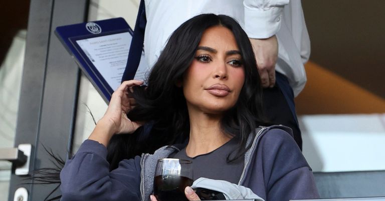 Reality-Star Kim Kardashian im Stadion: So lässig verfolgte sie das PSG-Spiel