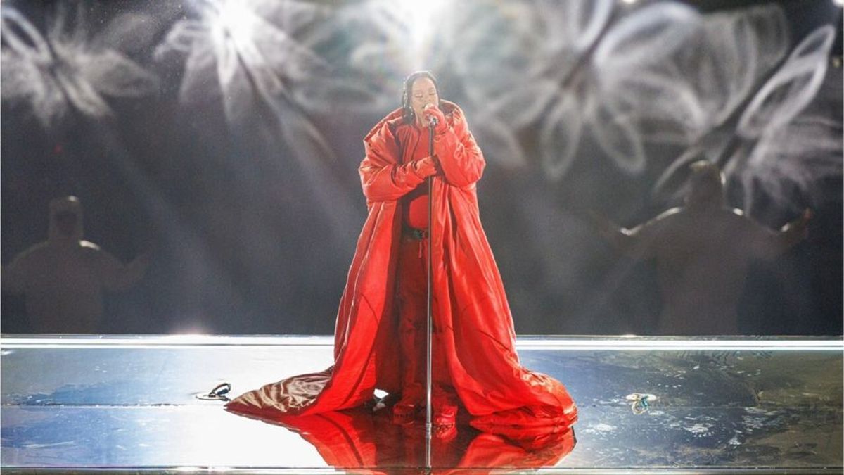 Rihannas Super Bowl-Auftritt: Diese traurige Geschichte steckt hinter ihrem Outfit