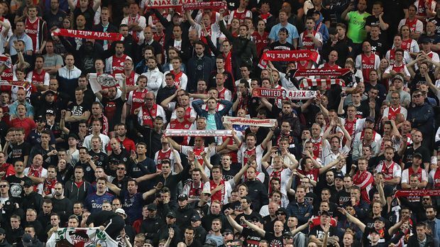 
                <strong>Ajax Amsterdam</strong><br>
                Günstigste Dauerkarte: 226 EuroTeuerste Dauerkarte: 703 EuroGünstigste Tageskarte: 12,50 EuroTeuerste Tageskarte: 90 Euro
              