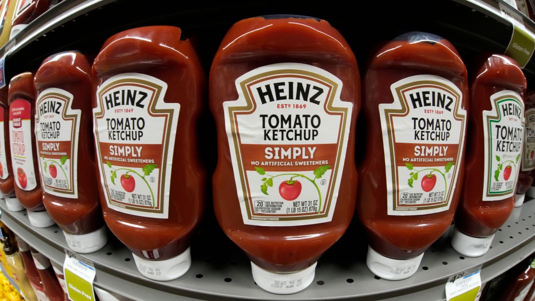 Ketchup gilt als ungesund, weil es viel Zucker enthält. In Frankreichs Grundschulen kommt es daher nur selten zum Einsatz.