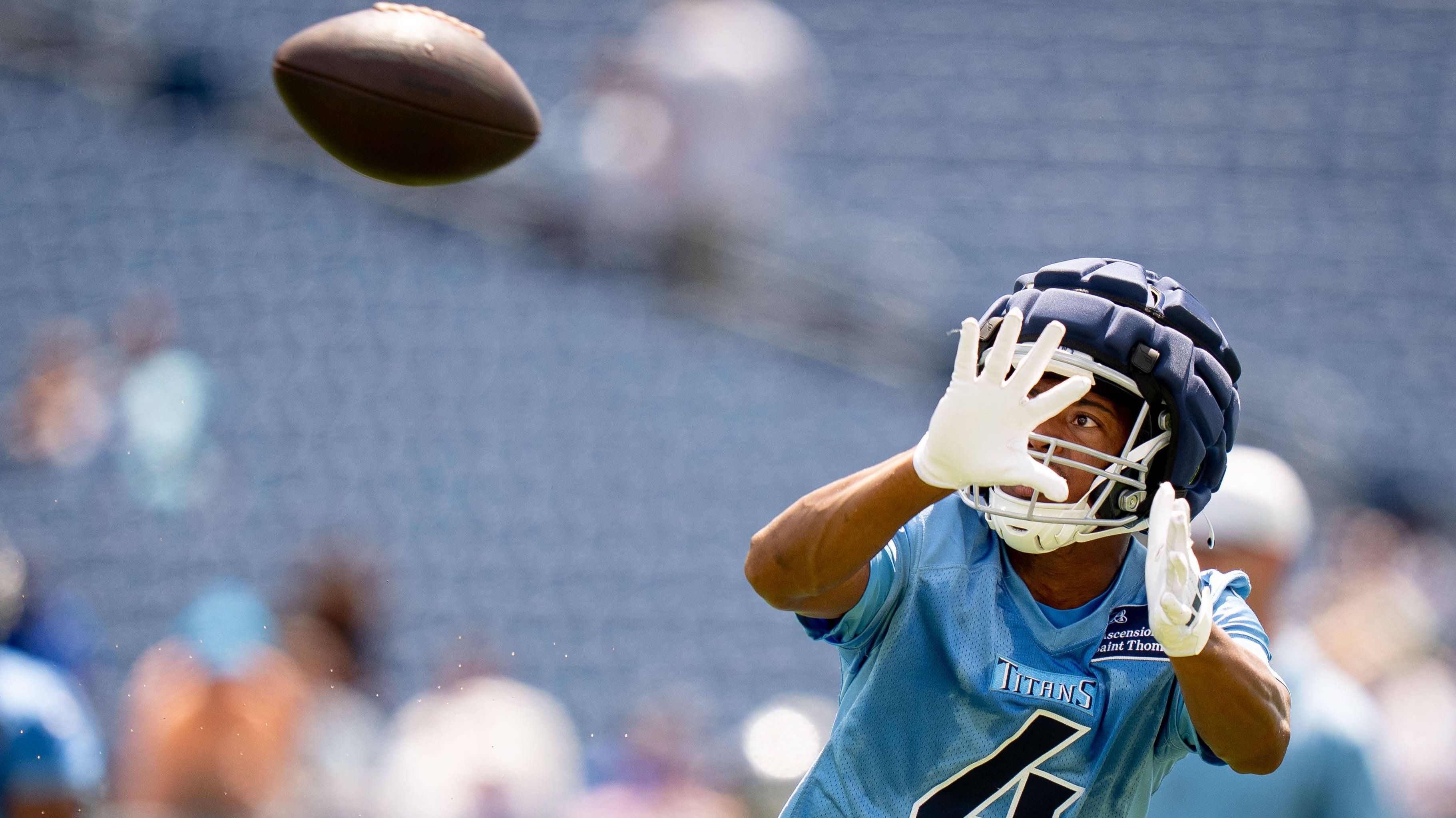 <strong>Tyler Lockett (Tennessee Titans, 8.594 Yards)</strong><br>Ähnlich wie bei Cooks hat auch Lockett in den vergangenen Jahren deutlich an Effektivität eingebüßt. Nach zehn Spielzeiten bei den Seahawks sucht er nun bei den Tennessee Titans eine neue Herausforderung. Zusammen mit Top-Pick Cam Ward könnte es noch einmal zu einem Aufschwung kommen – für den 15.000-Yards-Club dürfte es jedoch kaum reichen.