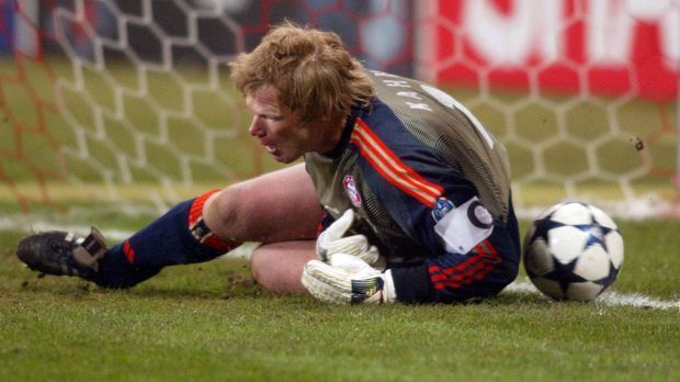 
                <strong>FC Bayern vs. Real Madrid 2004 - 1:1</strong><br>
                FC Bayern vs. Real Madrid 2004 - 1:1: Nach dem WM-Finale von 2002 leistet sich Oliver Kahn im Achtelfinal-Hinspiel 2004 einen der schlimmsten Patzer seiner Karriere. Bei 1:0-Führung lässt der "Titan" in der 83. Minute einen Roberto-Carlos-Freistoß durch die Arme rutschen. Im Rückspiel verlieren sie mit 0:1 - ausgeschieden.
              