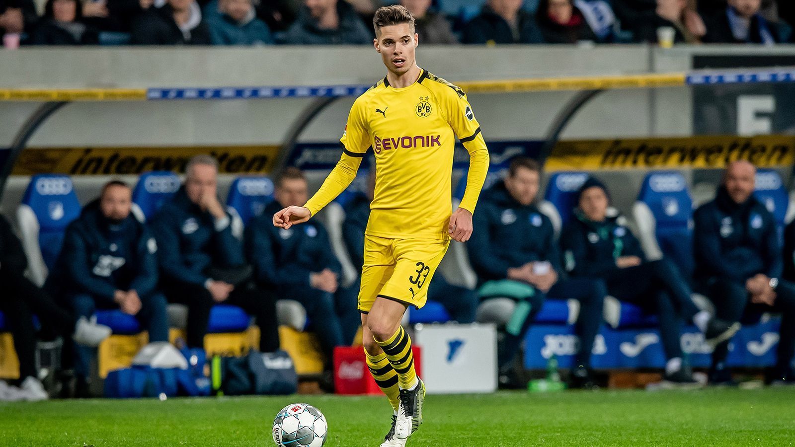 
                <strong>Platz 8: Julian Weigl </strong><br>
                &#x2022; Gekauft für: 2,5 Millionen Euro<br>&#x2022; Verkauft für: 20 Millionen Euro<br>&#x2022; <strong>Transfergewinn: 17,5 Millionen Euro</strong><br>&#x2022; Wechsel zu: Benfica Lissabon (2020)<br>
              