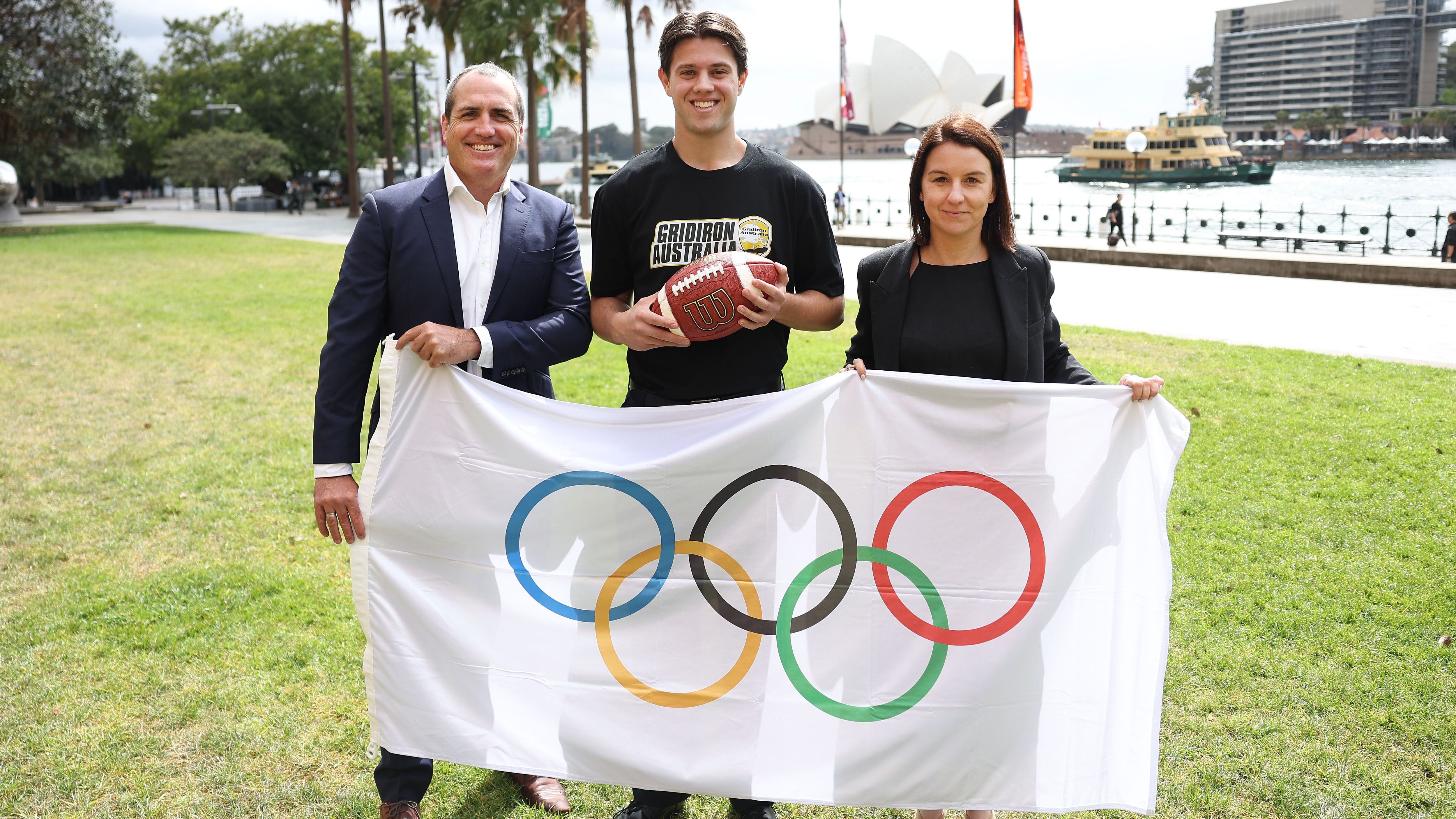 Football wird olympisch! Zwar "nur" die light-Variante Flag Football, allerdings trotzdem ein großer Schritt nach vorne. Das IOC bestätigte, dass Flag Football eine von fünf neuen Sportarten bei den olympischen Spielen 2028 in Los Angeles sein wird. Passend also im Mutterland des American Footballs.