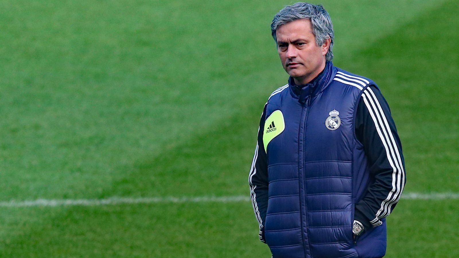 <strong>Platz 7: Jose Mourinho</strong><br>
                • Wechsel: Von Inter Mailand zu Real Madrid (2010)<br>• Ablösesumme: 8 Millionen Euro