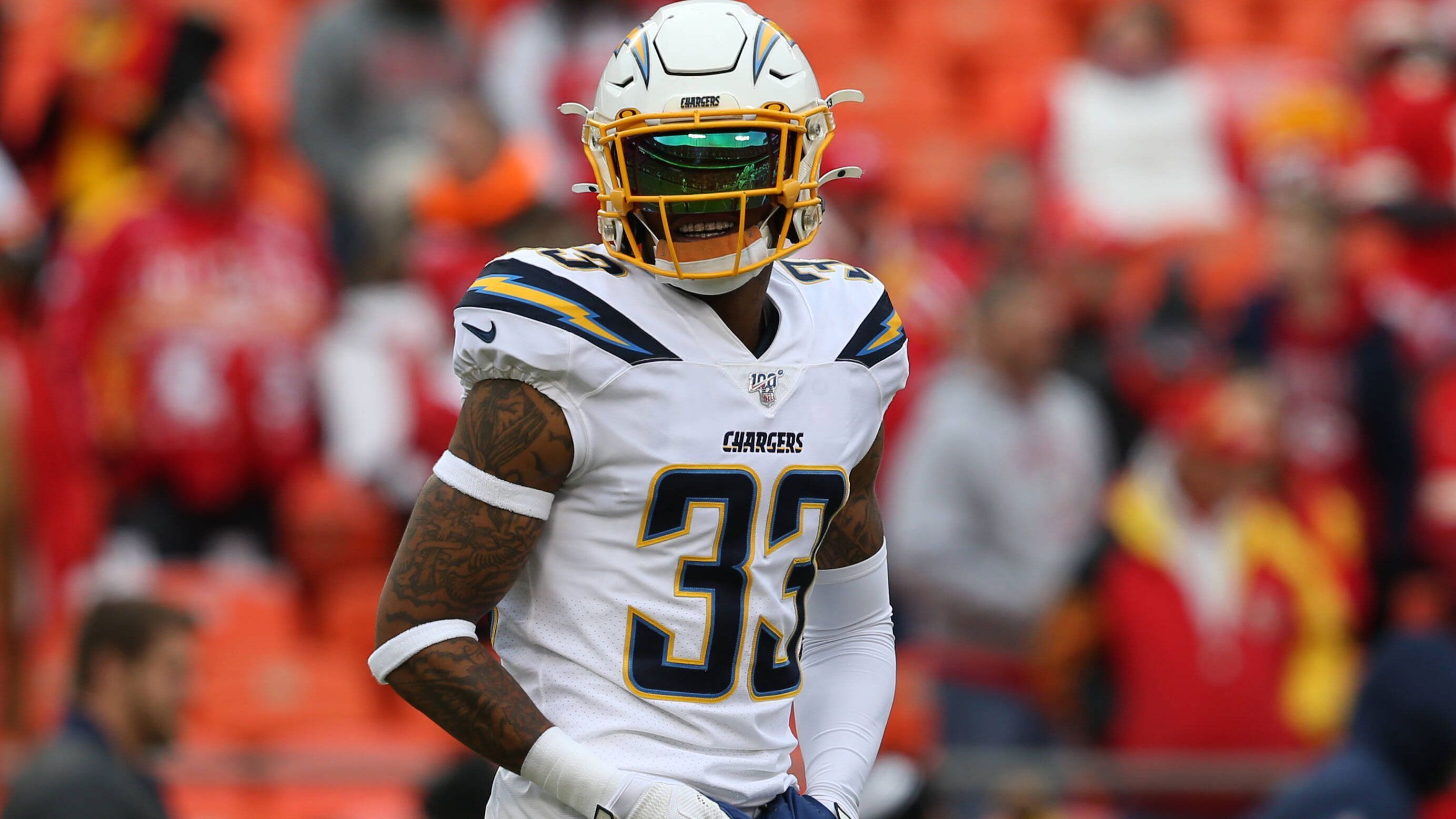 
                <strong>Platz 8: Derwin James (Safety, Los Angeles Chargers)</strong><br>
                Derwin James bekommt von den Buchmachern eine Quote von +2500. Der Safety der Los Angeles Chargers ist der am höchsten gerankte Defensive Back. Sollte James zum besten Defensivspieler gewählt werden, bekommt man bei 100 Dollar Einsatz einen Gewinn von 2500 US-Dollar ausgezahlt.
              