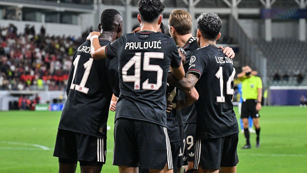 UEFA Champions League; Paphos FC - FC Bayern München; 30.09.2025 Jubel nach dem Treffer zum 0-2 durch Raphael GUERREIRO (FC Bayern Muenchen 22) Tor Torschuetze Freude Happy UEFA Champions League: P...