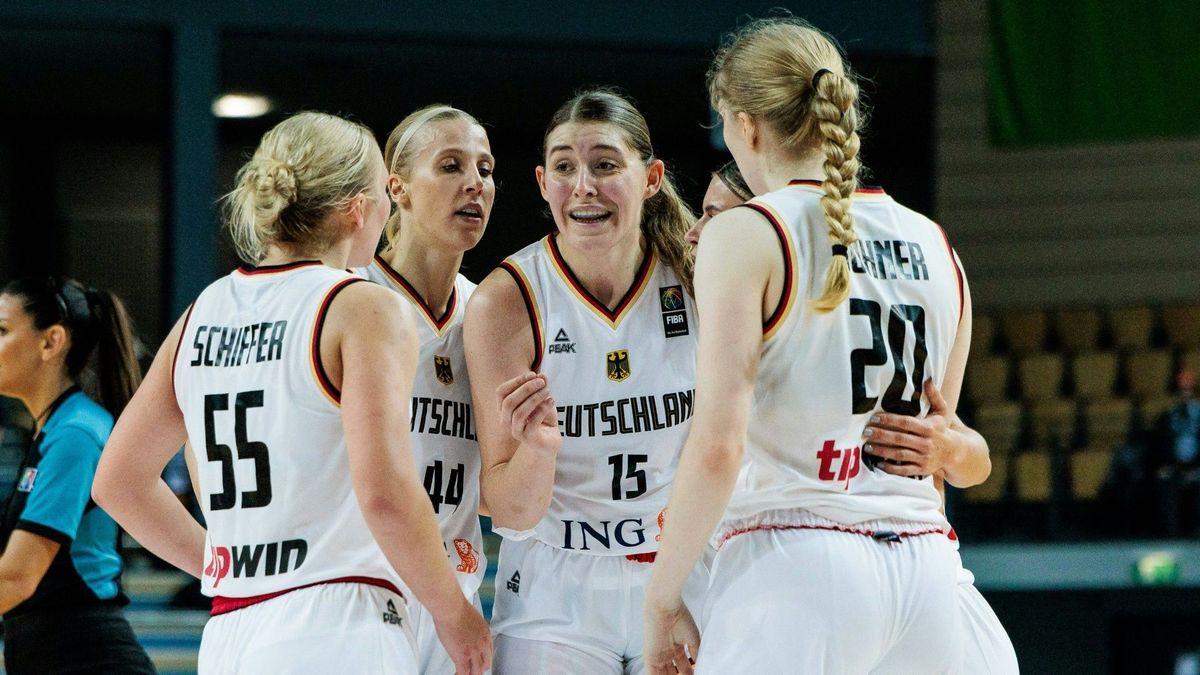 DBB-Frauen glücklich nach Sieg