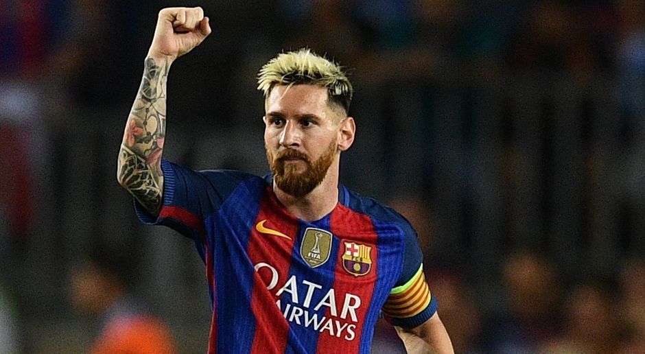 
                <strong>Lionel Messi</strong><br>
                Beim 7:0-Kantersieg gegen Celtic Glasgow erzielt Barcelona-Superstar Lionel Messi einen Dreierpack. Es ist sein insgesamt sechster Hattrick in der Königsklasse. Damit ist der 29-Jährige nun alleiniger Rekordhalter. Dauerrivale Cristiano Ronaldo steht bei fünf Dreierpacks. Am 3. Spieltag gegen ManCity legt er noch einen nach, und baut seine Führung auf sieben aus. Auch Messis Teamkollegen Neymar gelingt gegen die Schotten ein Rekord ...
              