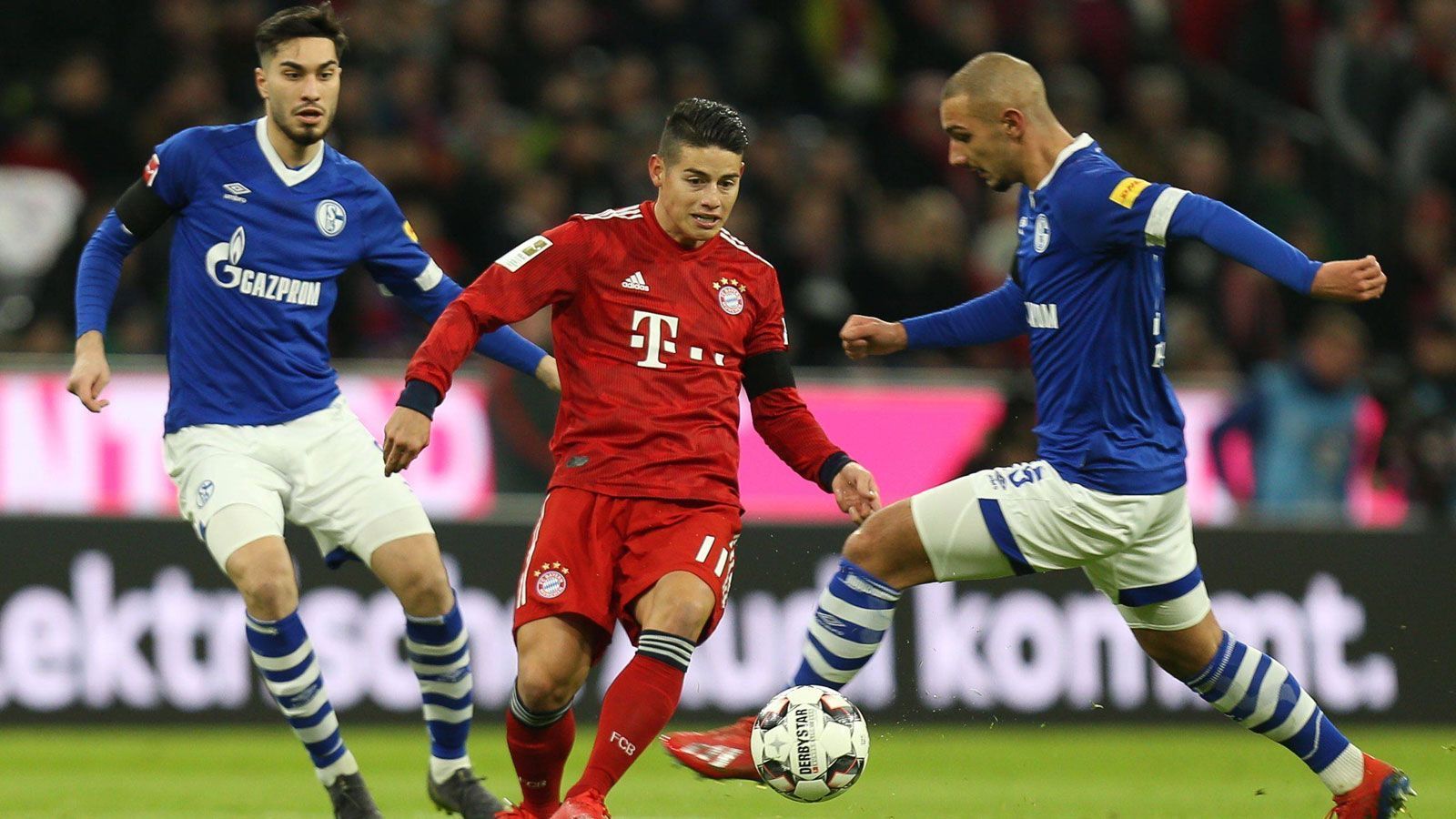 
                <strong>James</strong><br>
                Offensiv wie defensiv unglaublich engagiert. Ist der Chef im Mittelfeld und verteilt die Bälle geschickt in alle Richtungen. Beinahe an jeder Bayern-Chance in der Entstehung beteiligt, vor allem im Zusammenspiel mit Gnabry, Coman und Lewandowski spektakulär. Hätte sich in der 30. Minute mit einem Treffer belohnen können, scheitert jedoch freistehend vor Fährmann. Ein Schönheitsfehler. In der 78. Minute für Martinez ausgewechselt. ran-Note: 1
              
