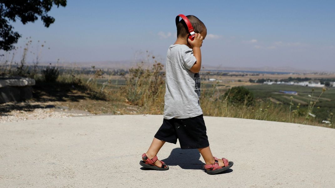 Technisat ruft seinen Kinderkopfhörer "Technifant Hörchen BT" wegen erheblichen Schadstoffen im 3,5 mm Klinkenkabel zurück. (Symbolbild)