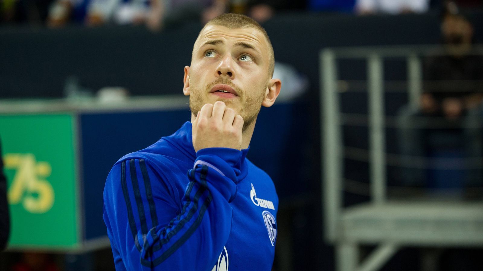 
                <strong>Max Meyer – Ex-Schalker beim FC Luzern auf dem Weg zurück ins Rampenlicht?</strong><br>
                Was macht eigentlich Max Meyer? Der Ex-Schalker trifft bei seinem aktuellen Verein, dem FC Luzern aus der Schweiz, zur Zeit nach Belieben. Mit sechs Toren aus sieben Spielen (Stand: 25. Oktober 2022) ist der Mittelfeldspieler derzeit zweitbester Scorer der Schweizer Super League – und will nach Jahren als "Wandervogel" endlich auch sportlich wieder für positive Schlagzeilen sorgen. ran gibt euch einen Überblick über die bisherigen Stationen des einstigen königsblauen Hoffnungsträgers.
              