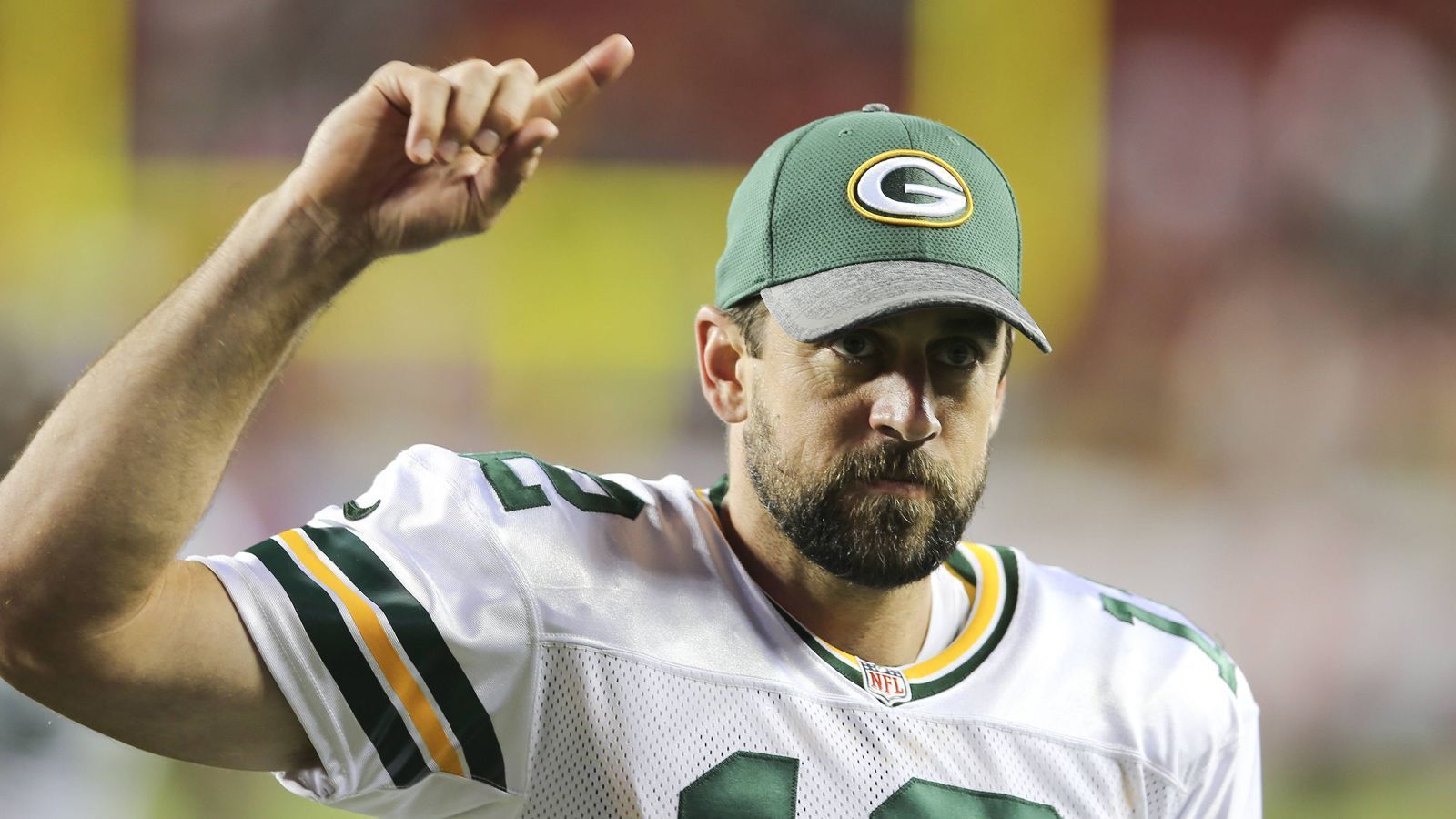 
                <strong>Aaron Rodgers: Die Details zum neuen Mega-Vertrag</strong><br>
                Aaron Rodgers sahnt kräftig ab. Der Quarterback der Green Bay Packers soll für vier Jahre 134 Millionen Dollar (115 Millionen Euro) bekommen, kein Signal Caller hat in der NFL jemals im Schnitt mehr pro Saison verdient. ran.de zeigt, wie sich der Mega-Vertrag zusammensetzt.
              