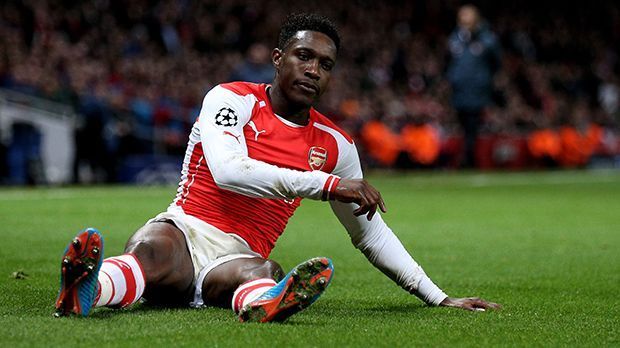 
                <strong>Danny Welbeck (FC Arsenal)</strong><br>
                Danny Welbeck (FC Arsenal): Torjäger Danny Welbeck fehlt dem FC Arsenal schon einige Zeit. Nach seiner Knie-Operation wird er in der Gruppenphase für die Königsklasse wohl nicht mehr spielen können. Gleiches gilt für Tomas Rosicky (Knie-OP) und Jack Wilshere (Haarriss im Wadenbein).
              