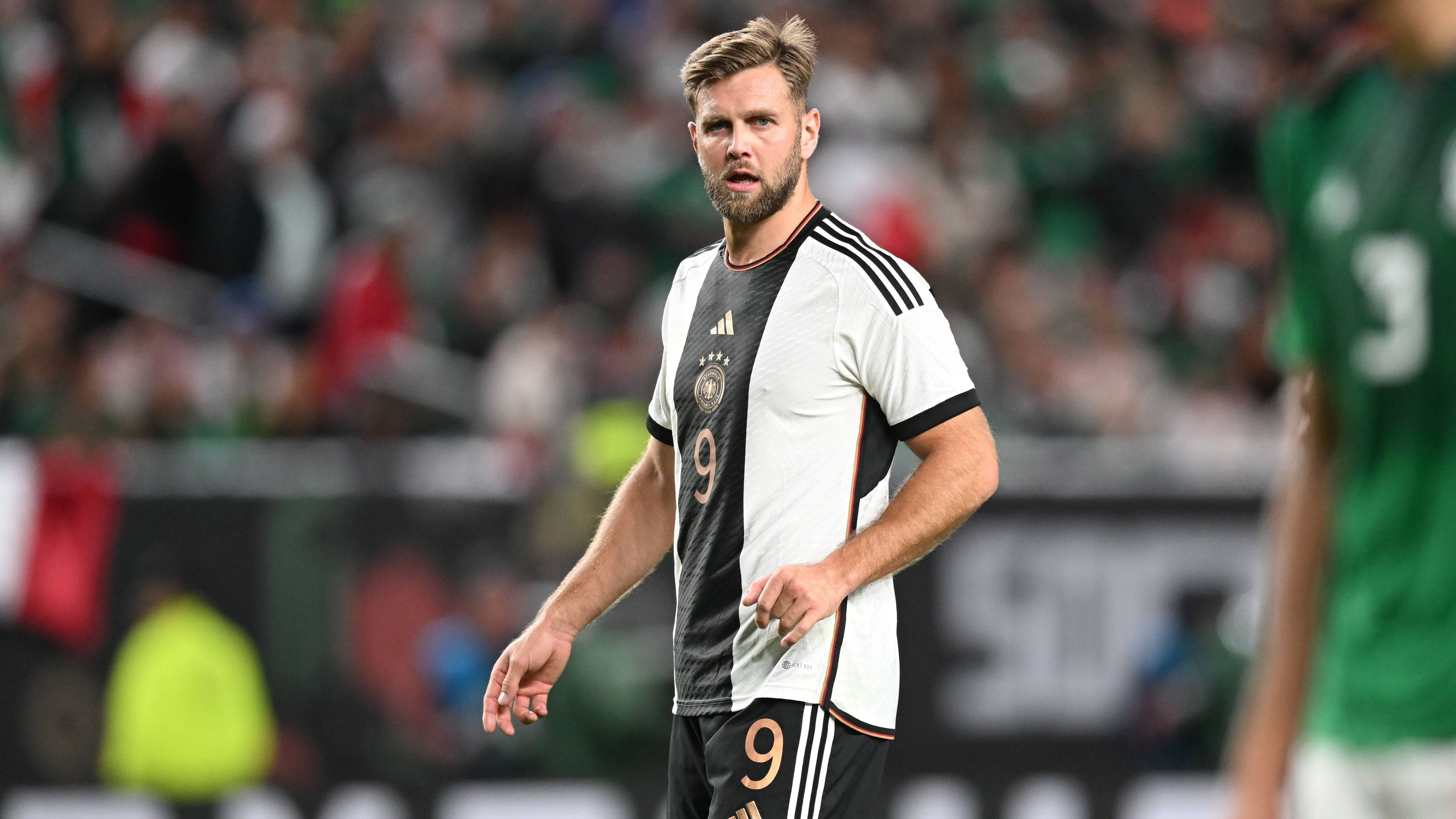 <strong>Gewinner: Niclas Füllkrug</strong><br>Mit zwei Toren und einer Vorlage während der USA-Reise zementierte Stürmer Niclas Füllkrug unter dem neuen Bundestrainer direkt seinen Status als treffsicherster Angreifer im DFB-Aufgebot. Da Nagelsmann Kai Havertz und Thomas Müller wohl nicht als klassische Neuner sieht, hat Füllkrug mit Blick auf die Heim-EM auch kaum Konkurrenz um seinen Platz in der Startelf.