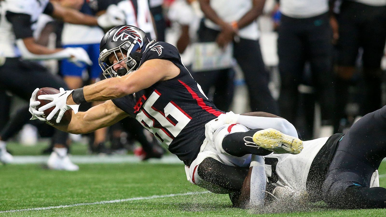 
                <strong>Jacksonville Jaguars vs. Atlanta Falcons in London</strong><br>
                Auch in London geht es wieder heiß her. Die Jacksonville Jaguars setzen ihr Dauer-Abo in London am 4. Spieltag fort. Am 1. Oktober absolvieren sie ihr Heimspiel gegen die Atlanta Falcons im Wembley Stadium.
              