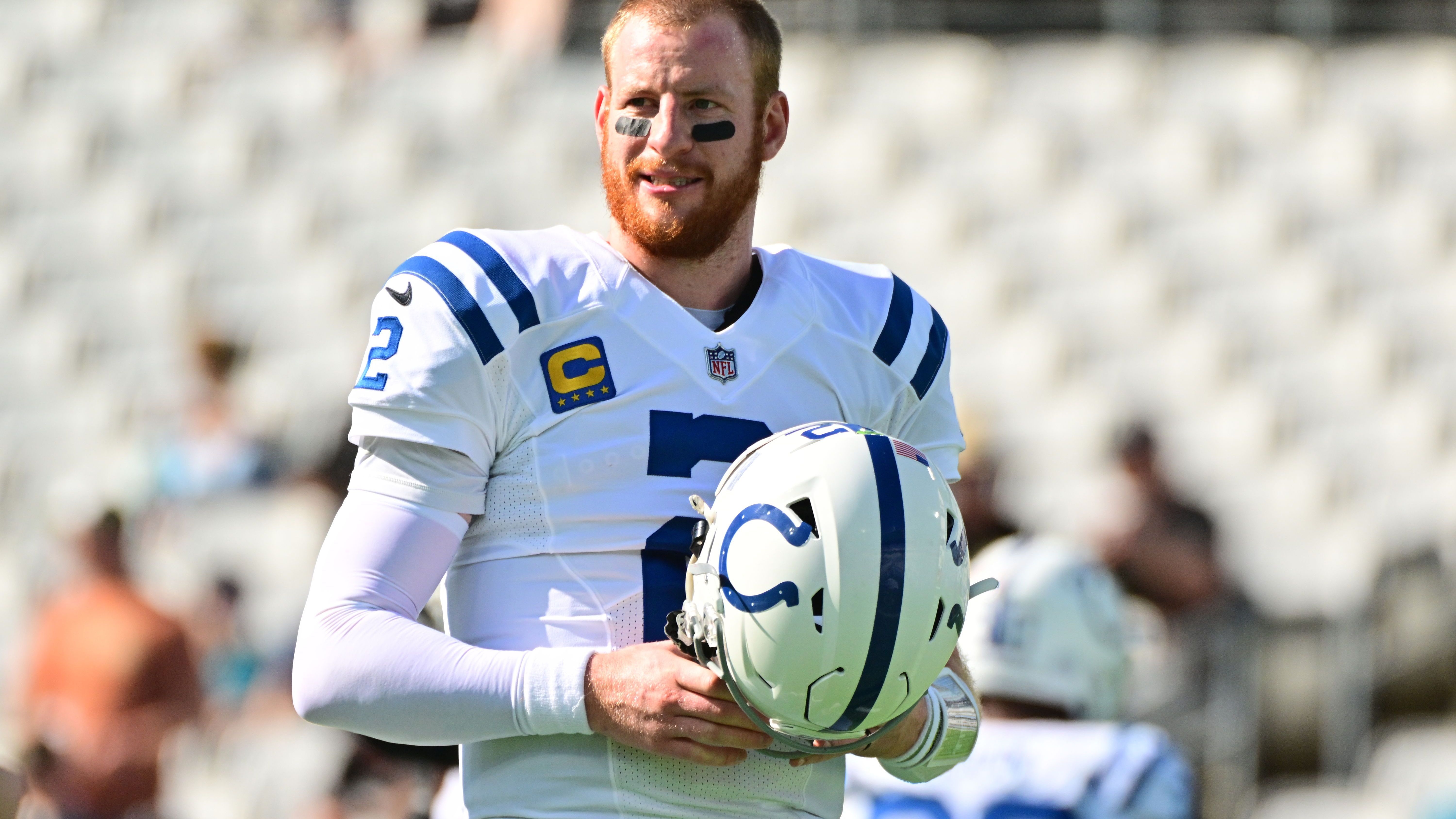 <strong>Indianapolis Colts: Die Picks für Carson Wentz (2021)</strong><br>Aua. Das tat so weh, man hat es heutzutage fast verdrängt. 2021 suchten die Colts händeringend einen QB (Spoiler: das änderte sich bis heute nicht wirklich). Ein Drittrundenpick und ein Erstrundenpick gingen an die Eagles - für deren Quarterback. Es zahlte sich nicht aus, Carson Wentz enttäuschte. Immerhin und das macht die ganze Sache weniger schlimm: zwei Drittrundenpicks zahlten die Commanders 2022 für ihn.