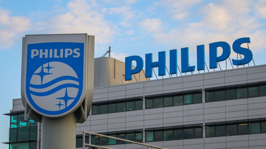 Philips musste rund 1,2 Millionen Atemgeräte zuzrückrufen. Jetzt droht dem Unternehmen zudem eine Klage.