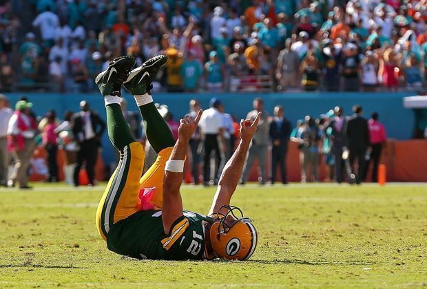 
                <strong>Miami Dolphins - Green Bay Packers 24:27</strong><br>
                Der Quarterback bedient drei Sekunden vor Spielschluss Andrew Quarless - Touchdown Packers, Sieg Packers. Und Rodgers übt sich vor Freude im Bodenturnen.
              