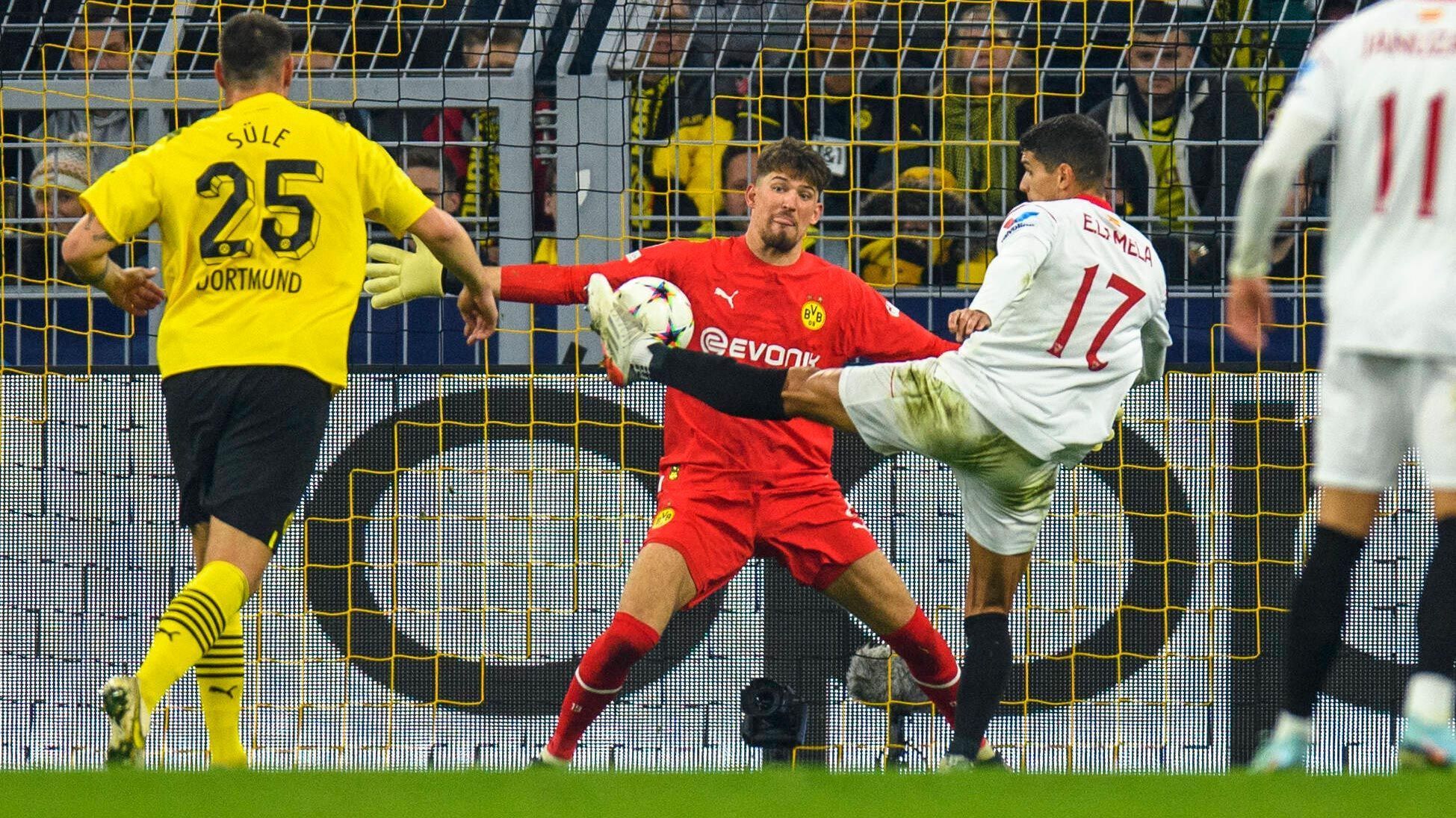 
                <strong>Gregor Kobel</strong><br>
                Kehrt für Meyer ins Tor zurück. Hat im Prinzip nicht viel zu tun. Ist beim Gegentor machtlos. Rettet den BVB bei einem Standard in der 65. Minute vor dem erneuten Rückstand, als er sich nach Kopfball Nianzou im Fünfer gegen Lamela durchsetzt. Möglicherweise eine entscheidende Aktion, daher: ran-Note: 2
              