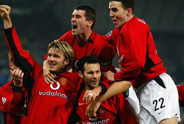 
                <strong>Ryan Giggs</strong><br>
                Dafür wird die Pokalvitrine in Manchester immer prunkvoller. Insgesamt holt Giggs mit Manchester unfassbare 35 Titel und wird 2011 von den Fans zum besten United-Spieler aller Zeiten gewählt.
              
