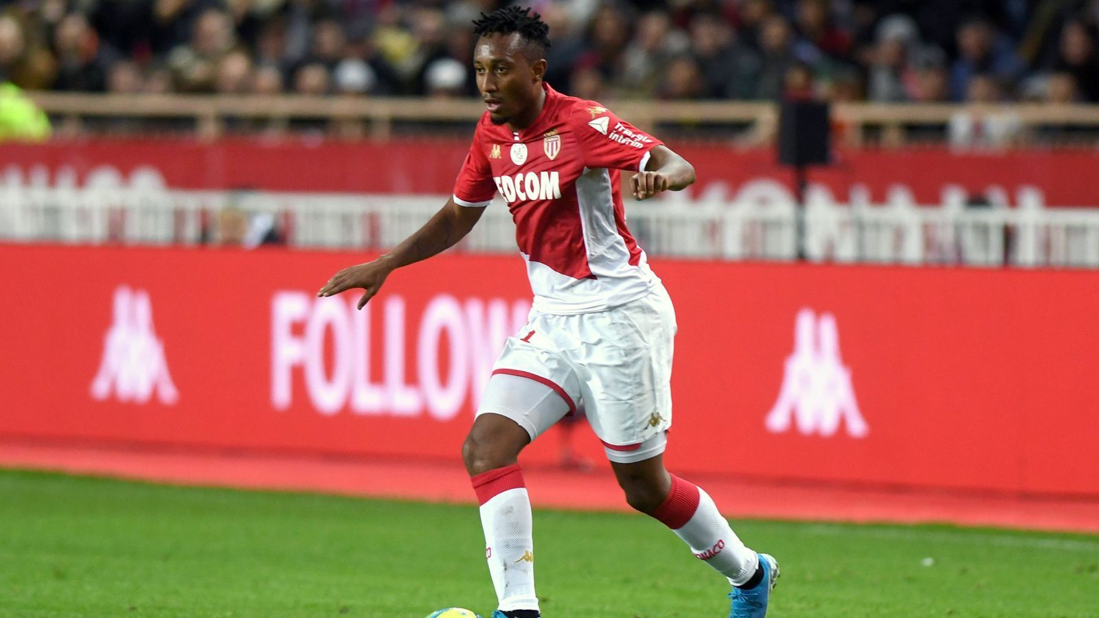 <strong>Gelson Martins (AS Monaco, sechs Monate gesperrt)</strong><br>
                Gut einen Monat brauchte die&nbsp;Disziplinarkommission in Frankreich für das Strafmaß von Monacos Gelson Martins. Der Portugiese schubste Schiedsrichter&nbsp;Mikael Lesage&nbsp;Anfang Februar 2020 beim Spiel in Nimes, weil dieser Monaco-Profi&nbsp;Tiemoue Bakayoko Rot zeigte. Daraufhin flog auch Martins runter und bekam später sechs Monate Sperre.