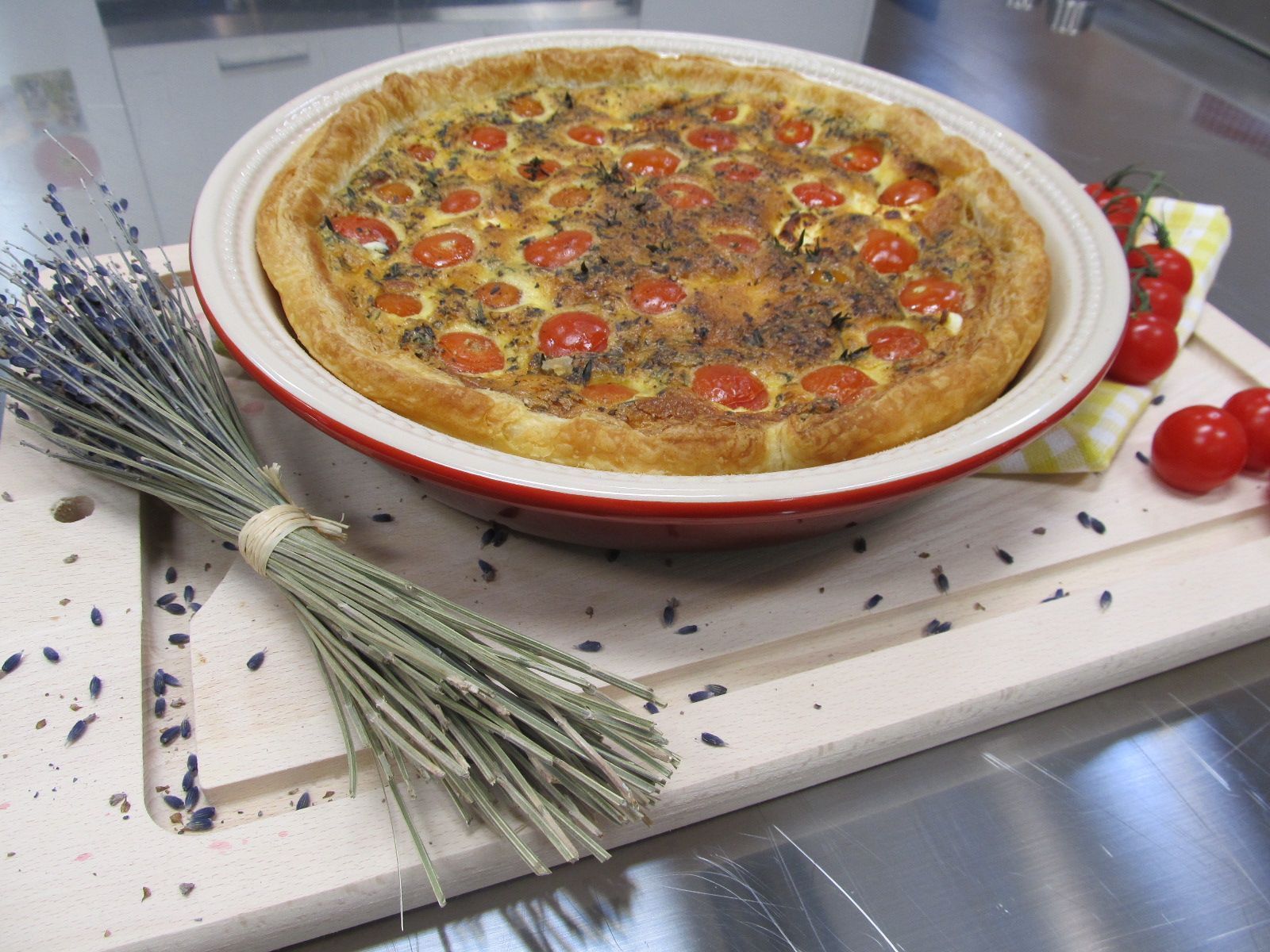 Tarte mit Tomaten und Ziegenkäse