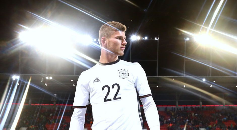 
                <strong>Timo Werner (RB Leipzig)</strong><br>
                Der Stürmer ist unglaublich schnell, abschlussstark und, was man gerne vergisst, erst 22 Jahre alt. Timo Werner kann sich in Russland endgültig ins Rampenlicht spielen. Hatte mit RB Leipzig keine einfache Spielzeit, kann sich mit einer guten WM aber auf so ziemlich alle Scoutingzettel Fußball-Europas kicken. 
              