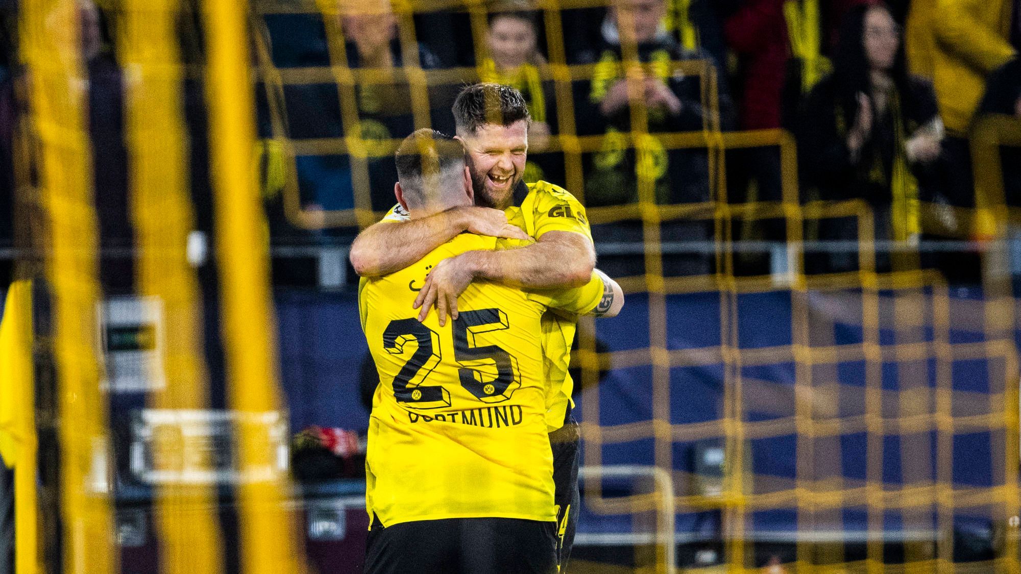 <strong>8. Platz: Borussia Dortmund</strong><br>Der BVB macht in der Champions League einen besseren Eindruck als in der Bundesliga. Zwar bestätigten die Schwarz-Gelben weder im Achtelfinale gegen Eindhoven noch im Viertelfinal-Hinspiel gegen Atletico die Leistungen der Gruppenphase, jedoch bewies der Klub vor allem in Madrid mit dem späten 1:2 Moral. Trotzdem bleibt Dortmund ein klarer Underdog.