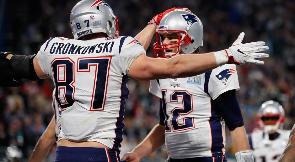 
                <strong>New England Patriots</strong><br>
                Ein routinierter Receiver, der nach einer verhältnismäßig schwachen Saison von seinem Team gedropt wird. Klingt eigentlich nach einem gefundenen Fressen für Bill Belichick und die New England Patriots. In der Tat wären die Pats eine nette Option für Bryant, dem mit fast 30 so langsam die Zeit für einen Super-Bowl-Ring davonläuft. Zwar kam mit Jordan Matthews zuletzt schon ein neuer Receiver, doch auch angesichts seines Minimalvertrags dürfte er einem Bryant nicht im Wege stehen. Aber: Ein Schnäppchen wird Bryant nicht. Ein Wettbieten ist zu erwarten. Und das überlässt Belichick eigentlich lieber anderen.
              