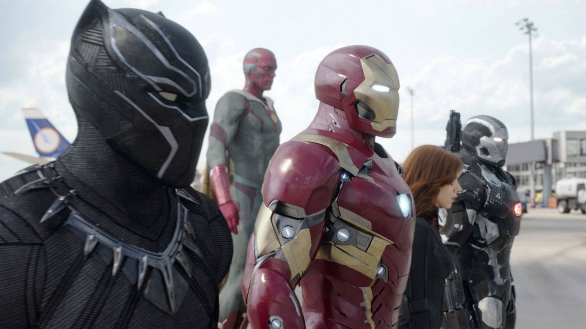 Die Marvel-Superhelden Black Panther, Iron Man, Black Widow, Vision