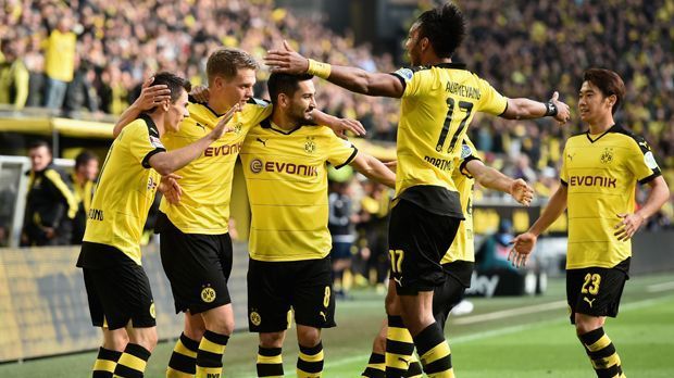 
                <strong>Platz 1: Borussia Dortmund</strong><br>
                Platz 1: Borussia Dortmund (22 Punkte). Mit einem Punkt Vorsprung wäre der BVB in der Halbzeit-Wertung Tabellenführer! Allerdings stehen Trainer Thomas Tuchel und Co. in der Realität fünf Punkte hinter Bayern auf Platz zwei. 
              