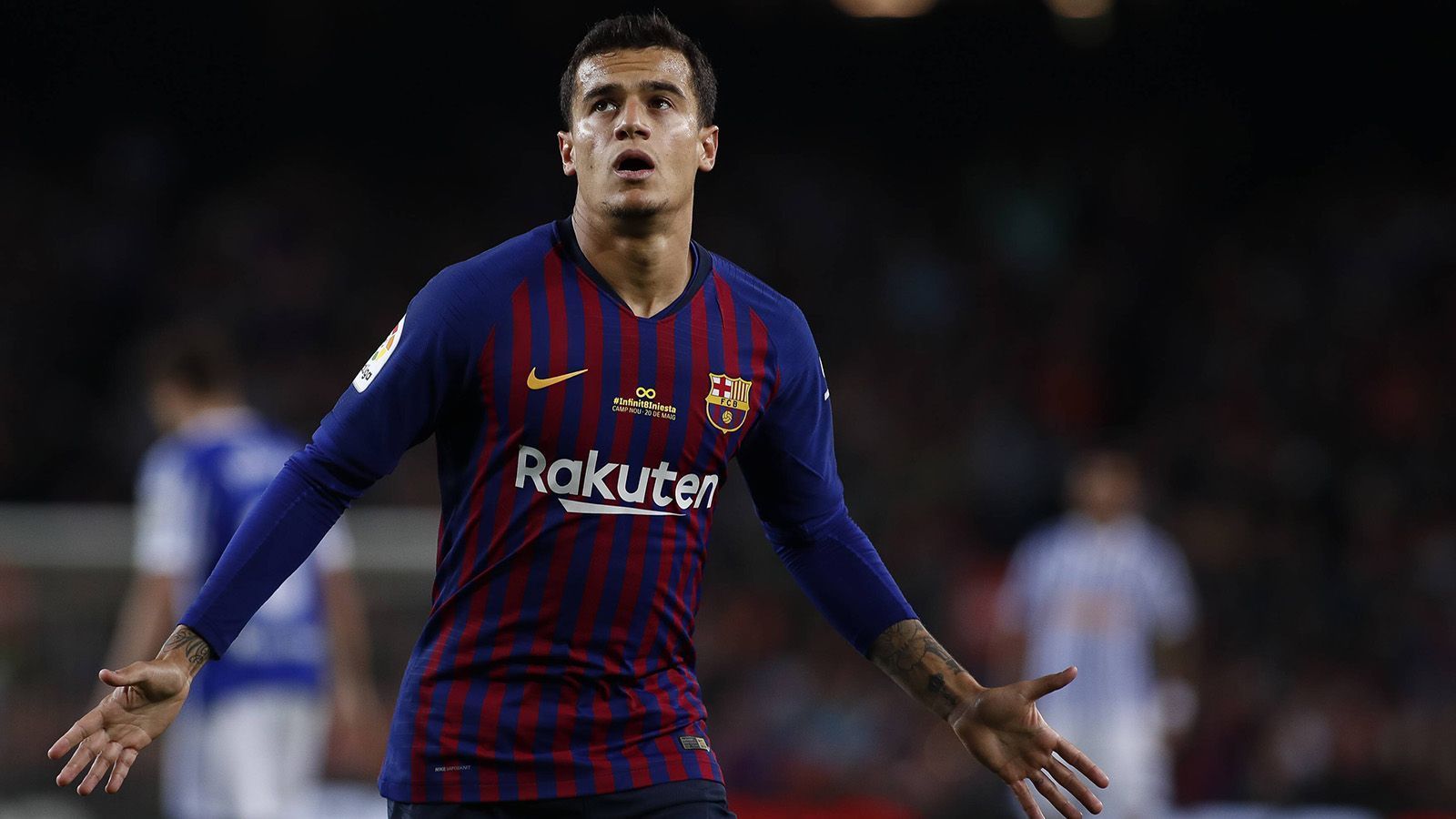 
                <strong>Platz 2: Philippe Coutinho</strong><br>
                Monatelang buhlte der FC Barcelona um Liverpool-Star Philippe Coutinho. Am Ende konnten die "Reds" dem Mega-Angebot der Katalanen nicht mehr widerstehen. Der damals 25-Jährige wechselte im Januar 2018 laut Medienberichten für 145 Millionen Euro nach Spanien. Nur ein Spieler war noch teurer als Coutinho.
              