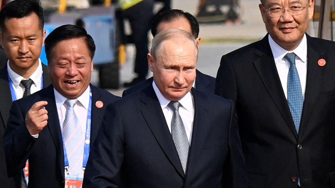 Wladimir Putin besucht China zum Seidenstraßen-Gipfel.