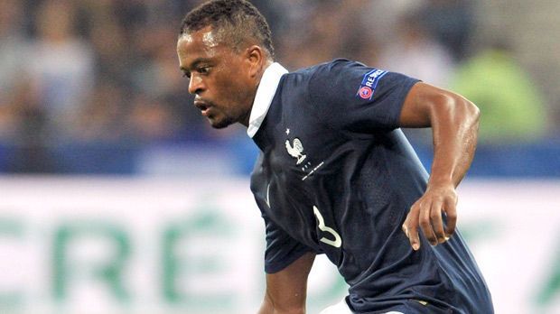 
                <strong>Patrice Evra</strong><br>
                Patrice Evra: Dank seiner ganzen Erfahrung bekam der Linksverteidiger in der Defensive nie große Schwierigkeiten. Schaltete sich in Halbzeit eins zudem sehr häufig offensiv ein und harmonierte gut mit Martial. ran-Note: 2.
              
