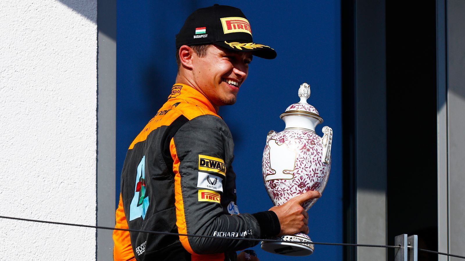 
                <strong>Gewinner: Lando Norris</strong><br>
                Nachdem Lando Norris zuletzt schon in Silverstone auf Platz zwei fuhr, zeigte der McLaren-Pilot auch in Ungarn wieder eine hervorragende Performance und landete erneut auf dem zweiten Rang. Damit konnte sich der 23-jährige Brite in Budapest im Vergleich zum Qualifying sogar noch um einen Rang nach vorne arbeiten. 
              