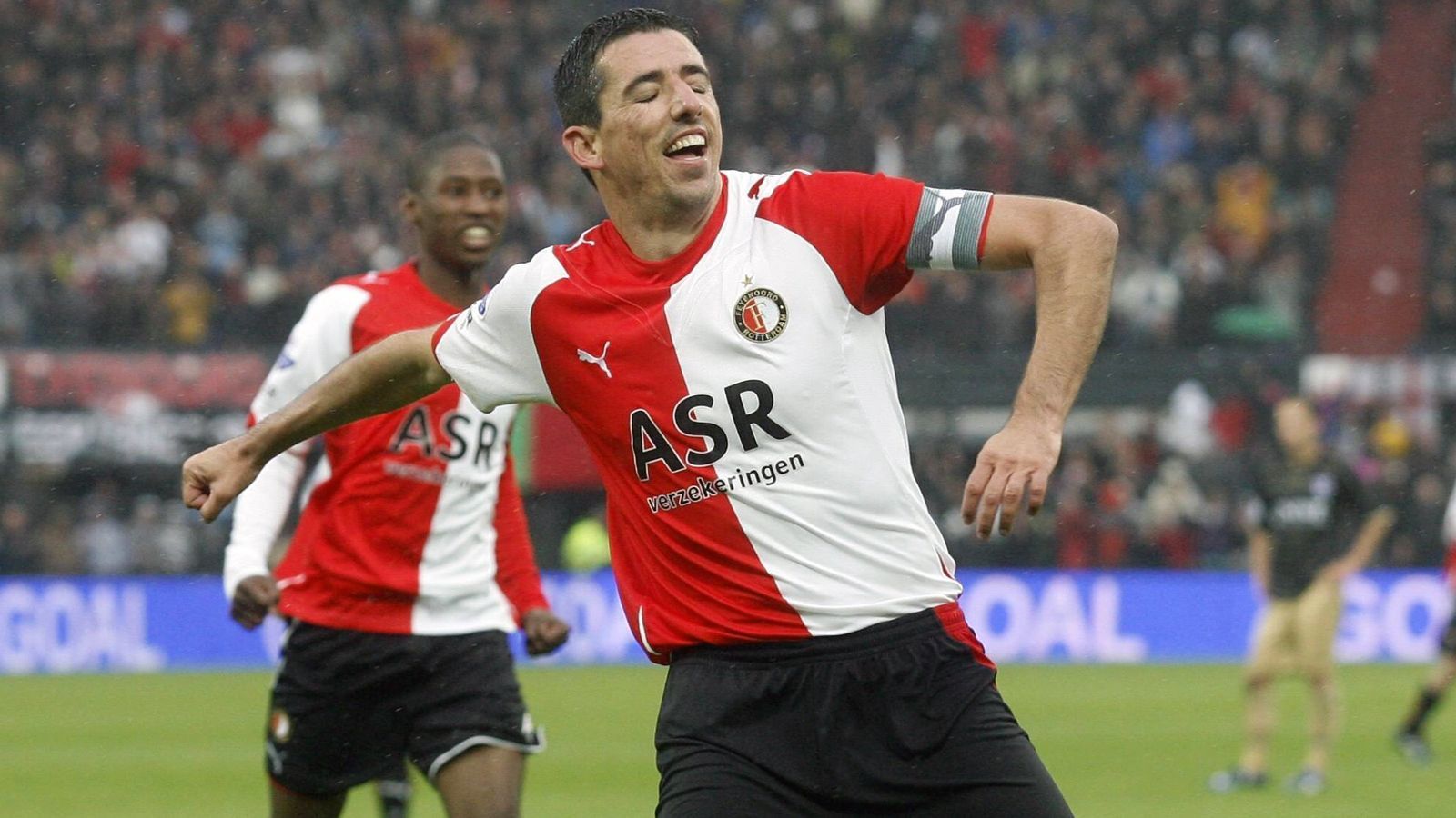 
                <strong>Roy Makaay (Feyenoord Rotterdam)</strong><br>
                Traf in vier Spielen in Folge nach dem Saisonbeginn 2007/08
              