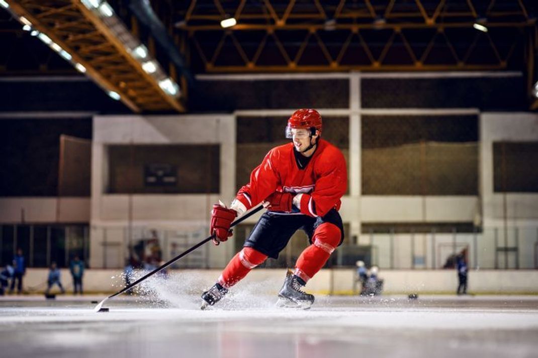 Eishockey spielen – mit dieser Ausrüstung schaffst du den Einstieg