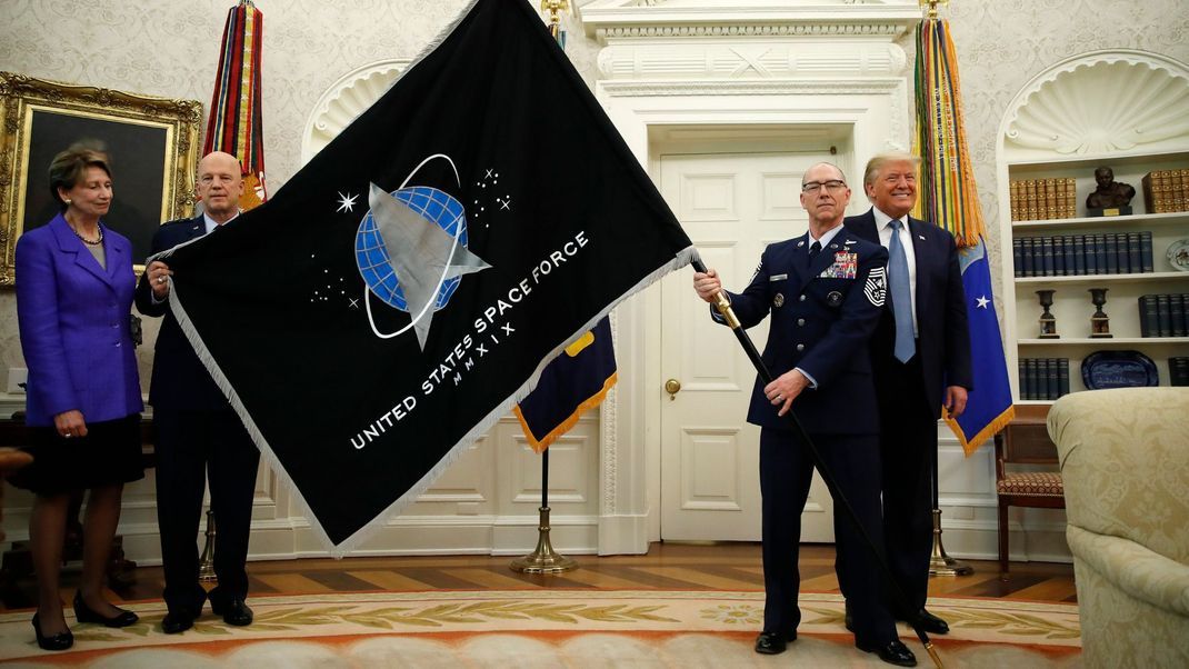 Article Image Media