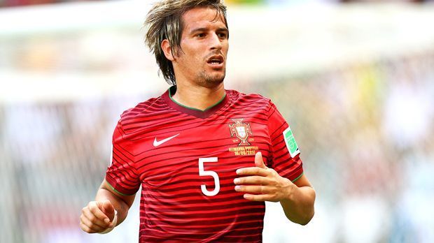 
                <strong>Fabio Coentrao</strong><br>
                Der Portugiese Fabio Coentrao gewinnt 2014 mit Real Madrid die Champions League, jetzt ist er zum Zuschauen verdammt. Der 27-Jährige ist für ein Jahr an den AS Monaco ausgeliehen. Der französische Erstligist scheiterte in den Playoffs am FC Valencia.
              