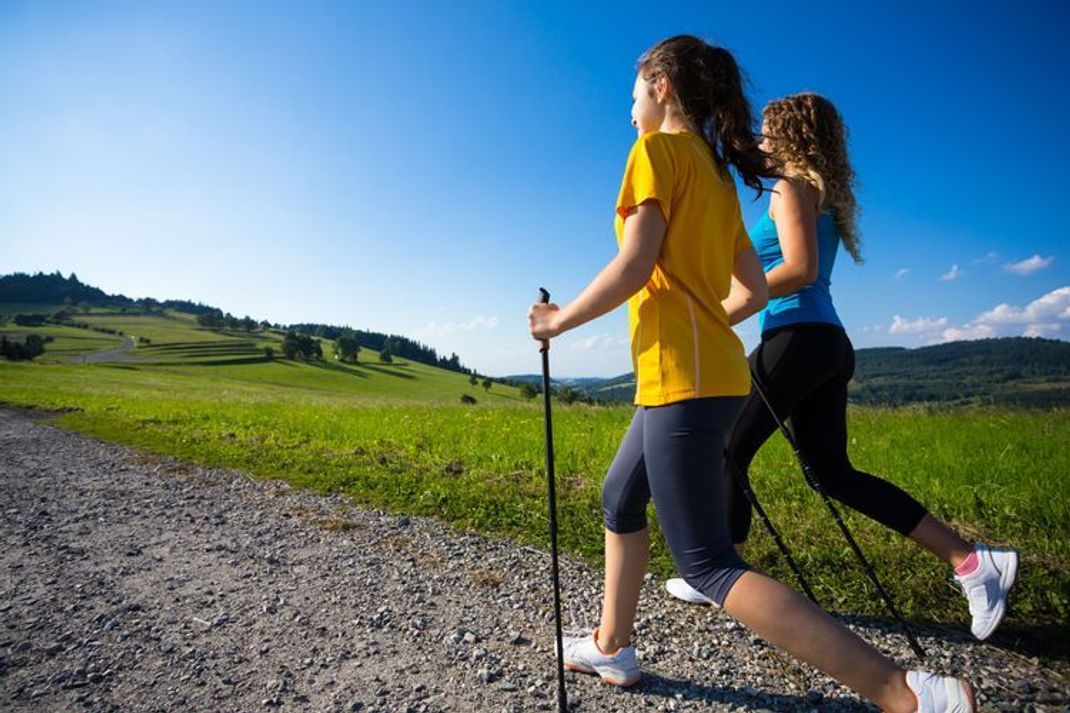 Nordic Walking – Ganzkörpertraining mit zwei Stöcken