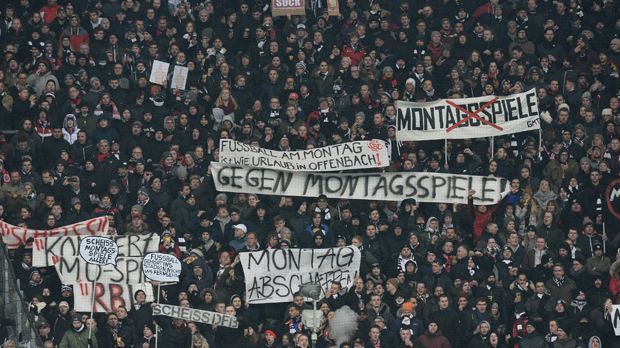 
                <strong>"Fehlt nur noch Helene": So protestieren die Eintracht-Fans gegen Montagsspiele</strong><br>
                
              