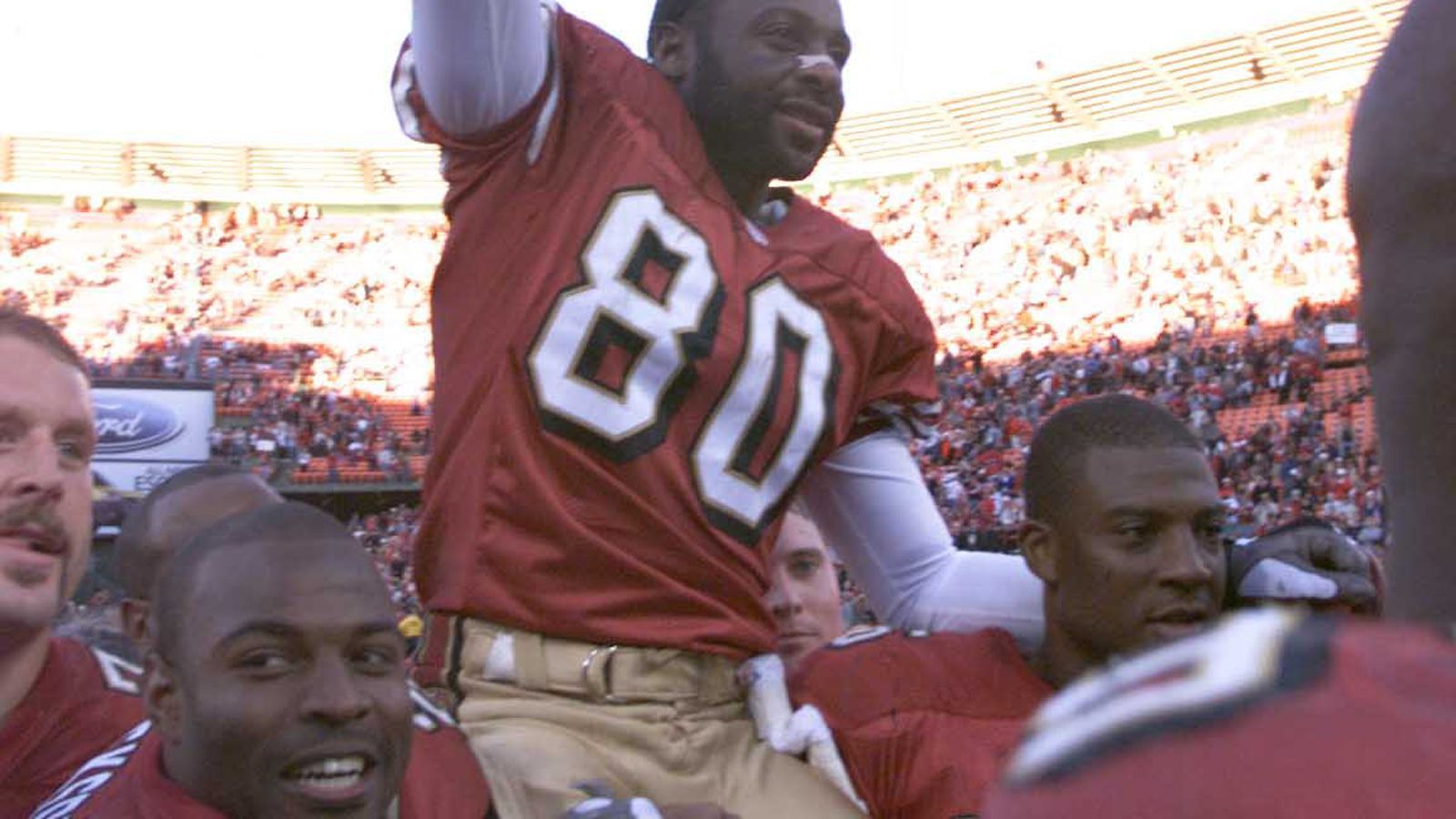 
                <strong>Platz 1: Jerry Rice</strong><br>
                22.895 Receiving Yards von 1985 bis 2004Wide ReceiverSan Francisco 49ers, Oakland Raiders, Seattle Seahawks
              
