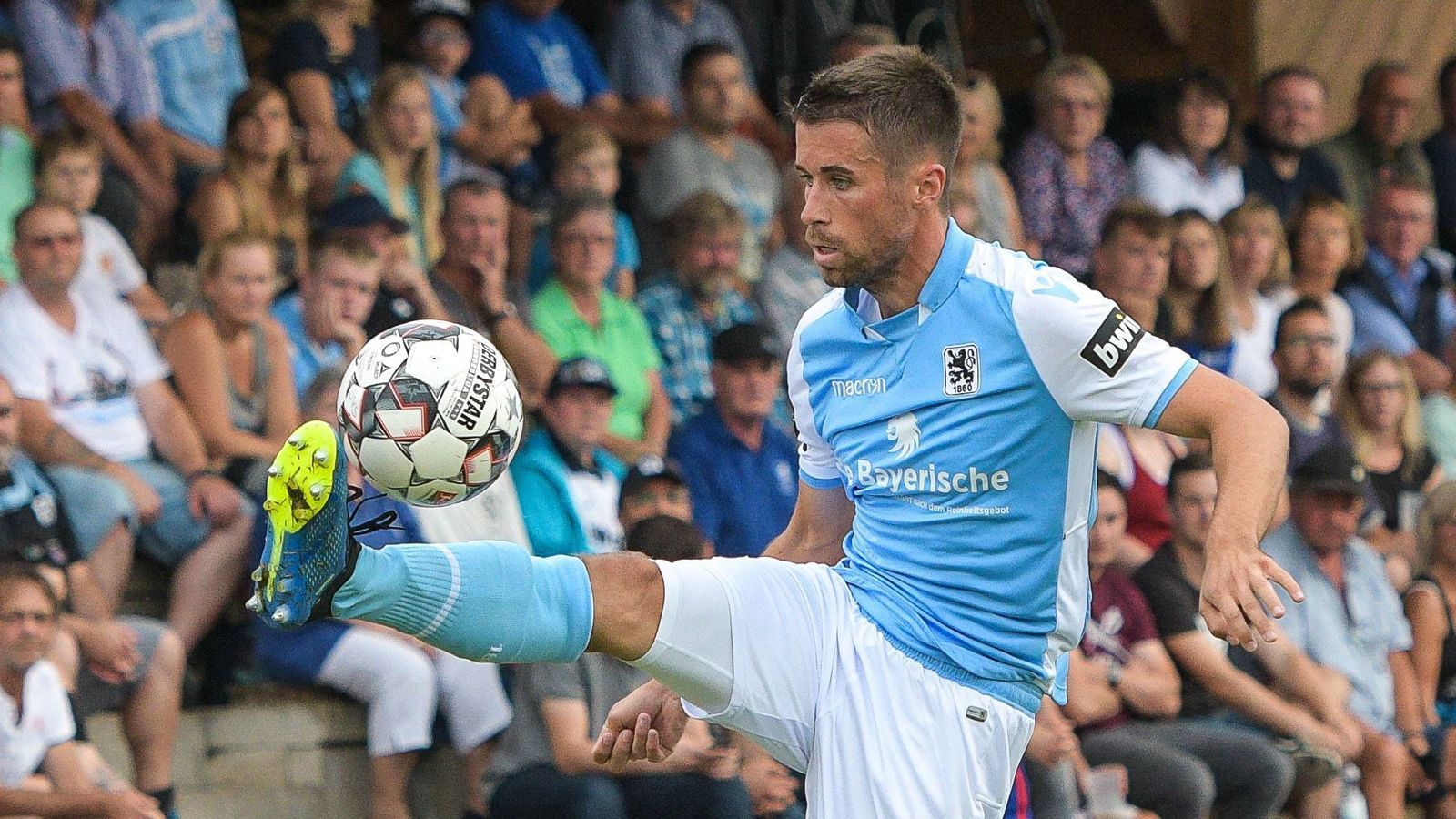 
                <strong>Stefan Lex (TSV 1860 München)</strong><br>
                Nach viereinhalb Jahren und 34 Bundesliga- und 43 Zweitliga-Partien beim FC Ingolstadt wechselte Stefan Lex im Sommer zum Drittliga-Aufsteiger. Bei den Löwen soll der 28-Jährige Torjäger Sascha Mölders Konkurrenz machen.
              