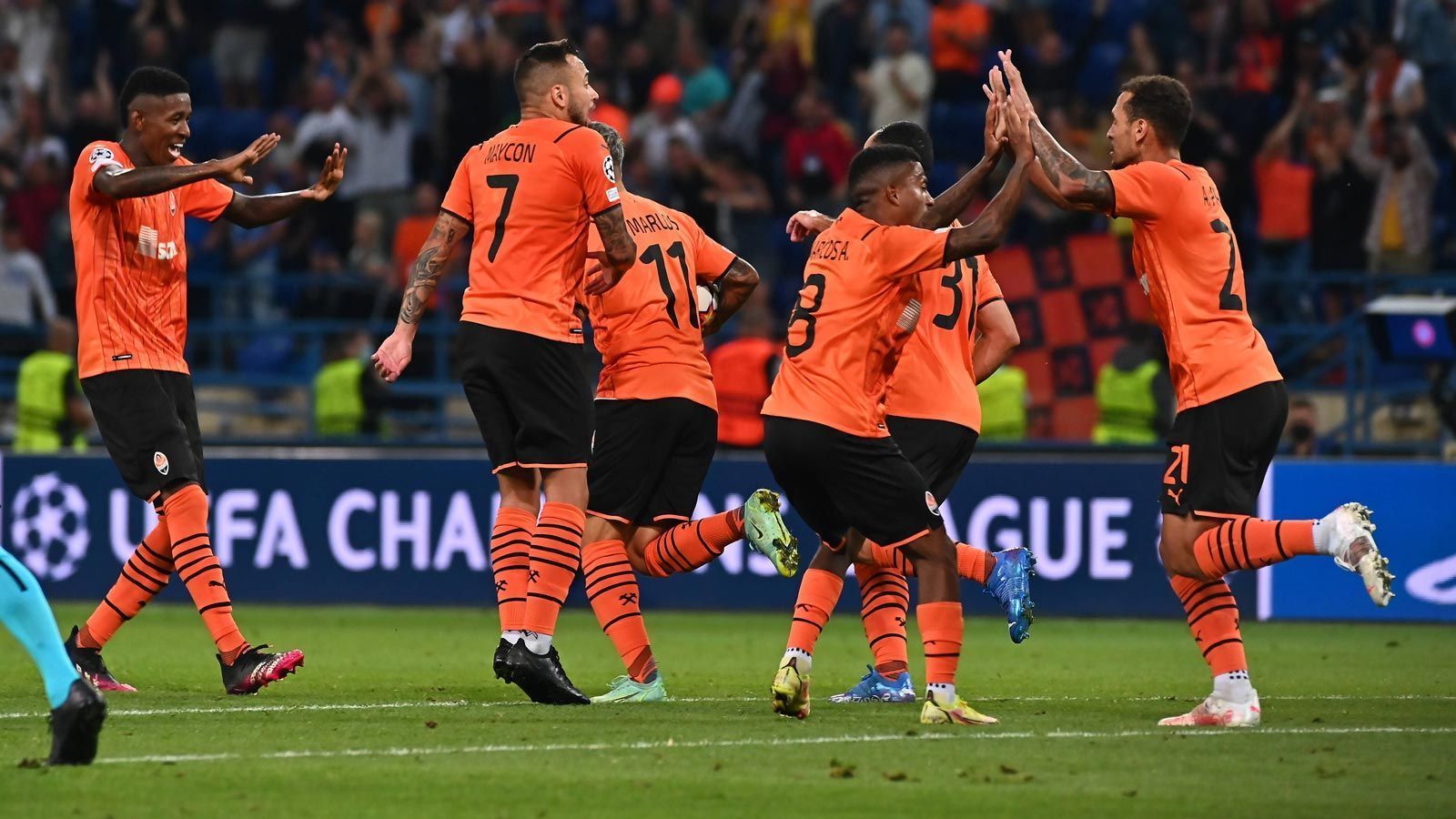 
                <strong>Shakhtar Donetsk (Ukraine)</strong><br>
                Zum Leidwesen von Nico Kovac, Kevin Volland und Alexander Nübel setzten sich die Ukrainer in einem dramatsichen Playoff-Rückspiel gegen die AS Monaco durch. Die Entscheidung fiel erst in der Verlängerung. Ein Eigentor von Ruben Aguilar sicherte Donetsk den Einzug in die Königsklasse. 
              