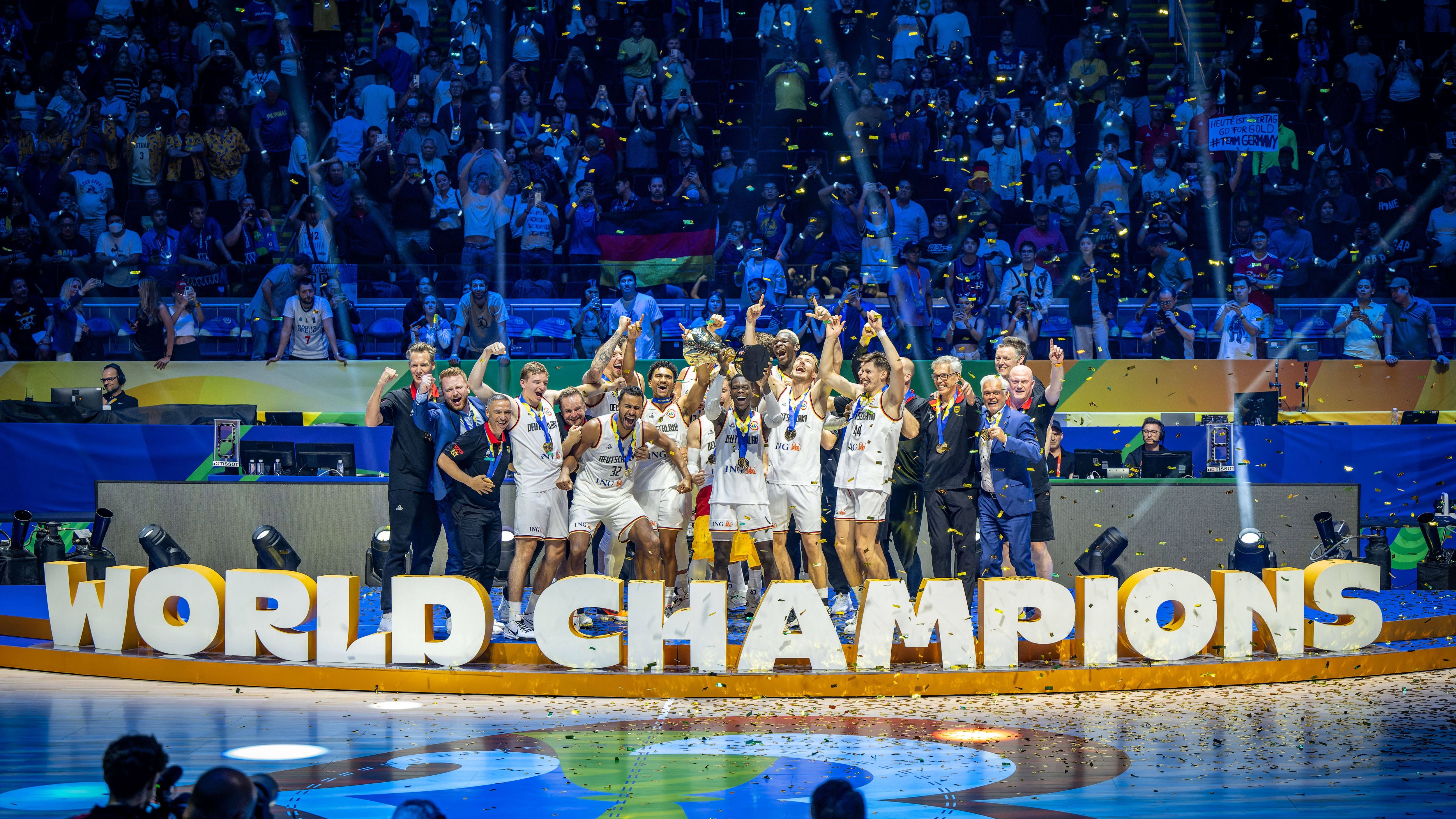 <strong>Die internationalen Pressestimmen zu Deutschlands WM-Triumph</strong><br>Deutschlands Basketballer haben die Sensation perfekt gemacht und sind Weltmeister. Nach dem Finalsieg über Serbien schwärmt auch die internationale Presse vom Team von Gordon Herbert. In Serbien selbst werden allerdings Betrugsvorwürfe laut. <em><strong>ran</strong></em> fasst die internationalen Pressestimmen zusammen.