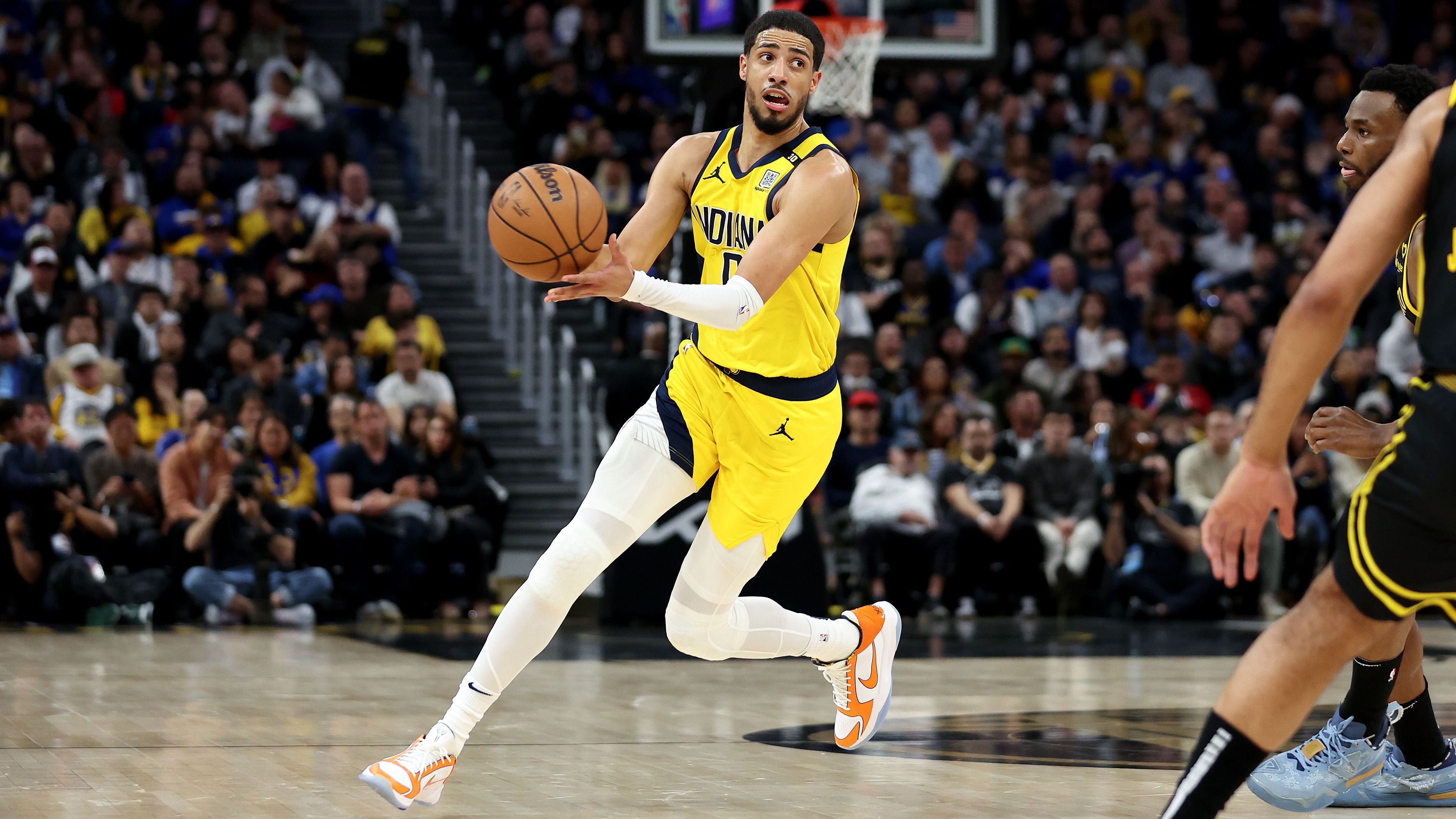 <strong>Guard: Tyrese Haliburton (USA)</strong><br>Schon bei der Basketball-WM gehörte Tyrese Haliburton zu den besten Spielern der US-Amerikaner. In dieser Saison hat er noch mal eine Schippe draufgepackt. Haliburton ist ein Pass-First-Guard, der zudem den Dreier gut trifft und auch aus der Isolation für sich kreieren kann.